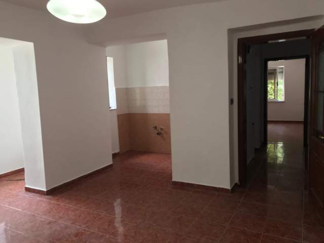 Tirane, shitet apartament 2+1+BLK Kati 3, 71 m² 74.000 Euro (Adresa:  Ali Dem   Shkolla : Kushtrimi Lirise)