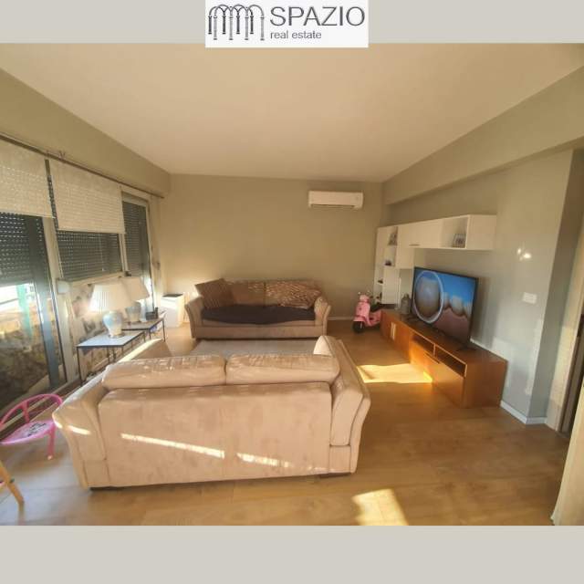 Tirane, shitet apartament 165 m² 185.000 Euro