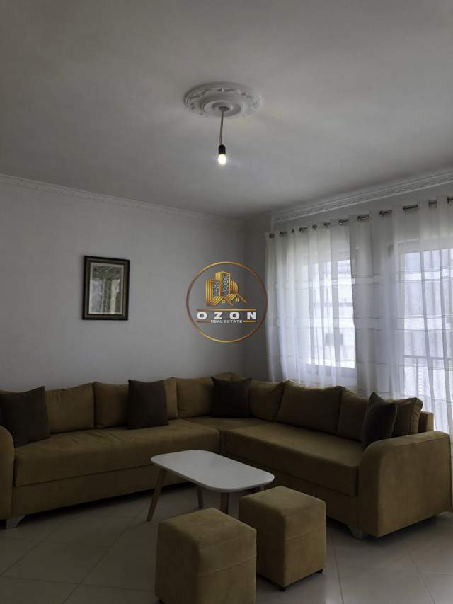 Tirane, jepet me qera apartament 2+1+BLK Kati 4, 90 m² 400 Euro (Don Bosko)