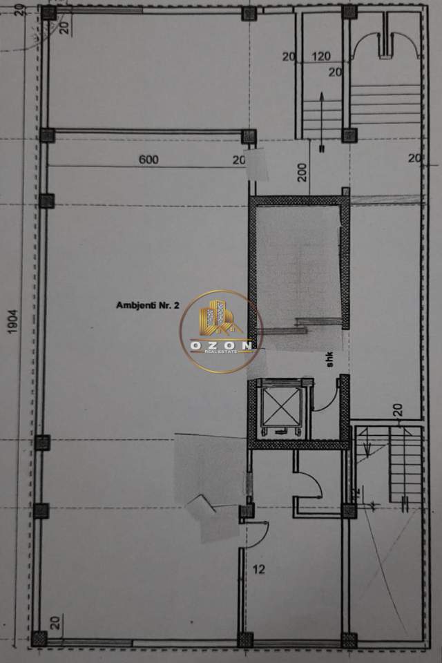 Tirane, jepet me qera ambjent biznesi Kati 0, 172 m² 1.000 Euro (Rruga e Elbasanit)