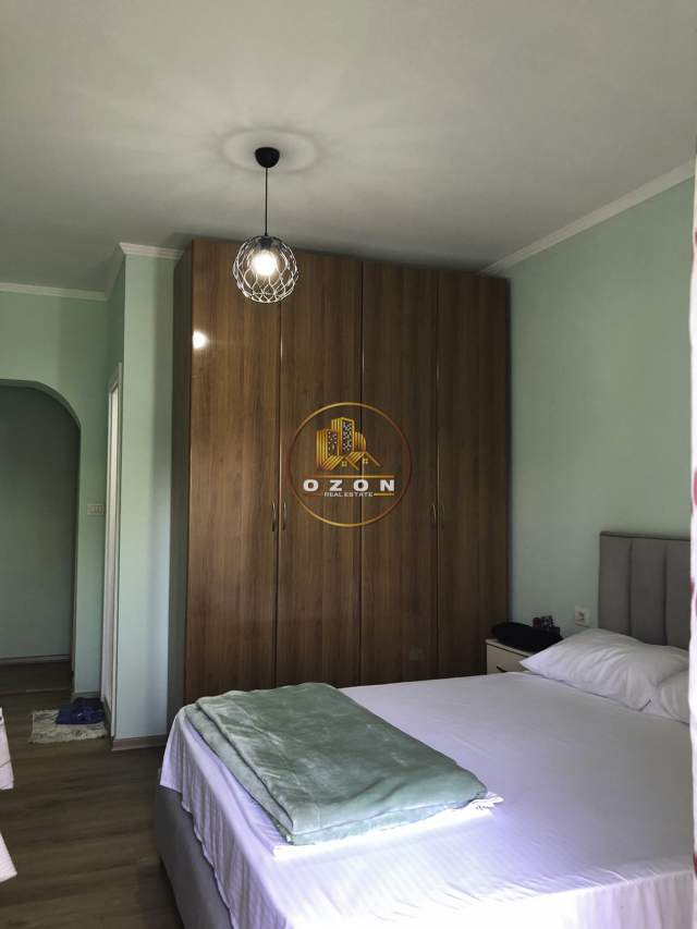 Tirane, jepet me qera garsonier Kati 5, 34 m² 300 Euro (Rruga e Durresit)