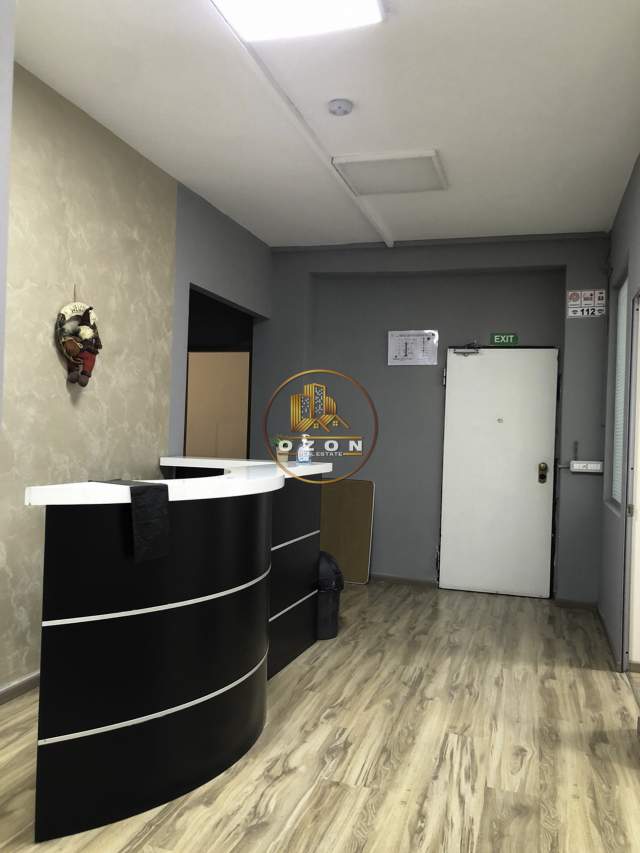 Tirane, jepet me qera ambjent biznesi Kati 3, 273 m² 2.184 Euro (Blloku)