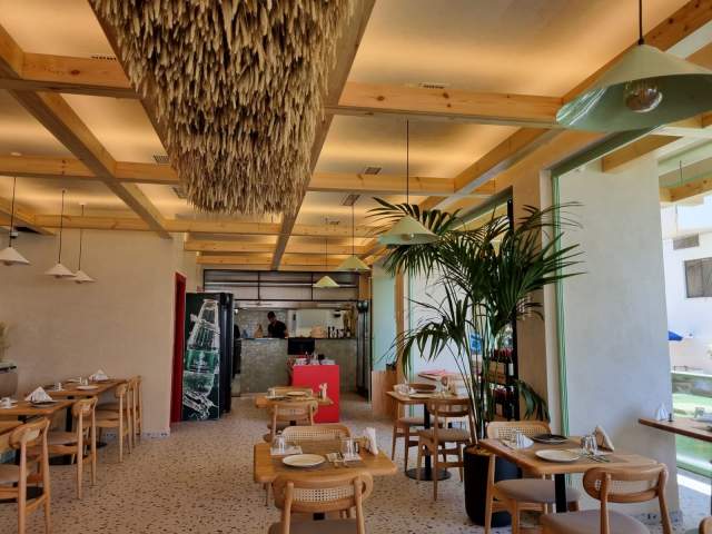 Shkembi Kavajes, jepet me qera bar-resorant Kati 0, 178 m² 1.500 Euro (Shkembi i Kavajes)