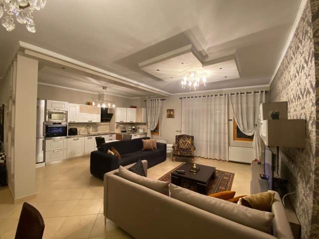 Tirane, jepet me qera apartament 3+1+A+BLK Kati 9, 164 m² 1.200 Euro (rruga e barrikadave)