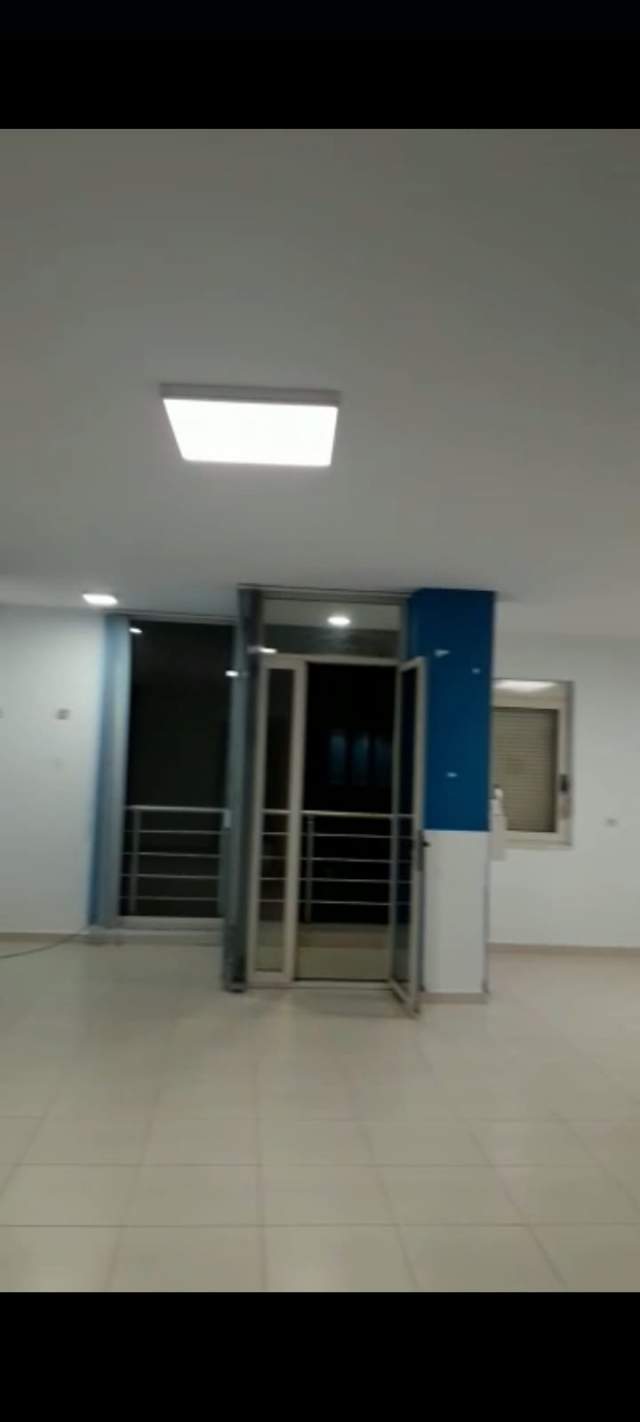 Tirane, jepet me qera ambjent biznesi Kati 5, 115 m² 65.000 Leke