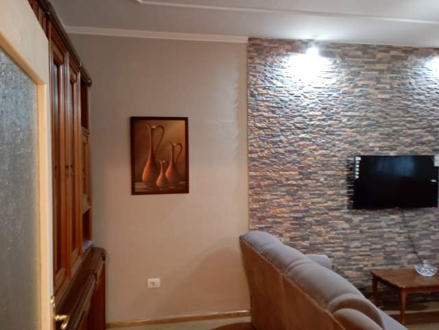 Tirane, jepet me qera apartament 1+1+BLK Kati 5, 85 m² 25.000 Leke (bulevardi migjeni)