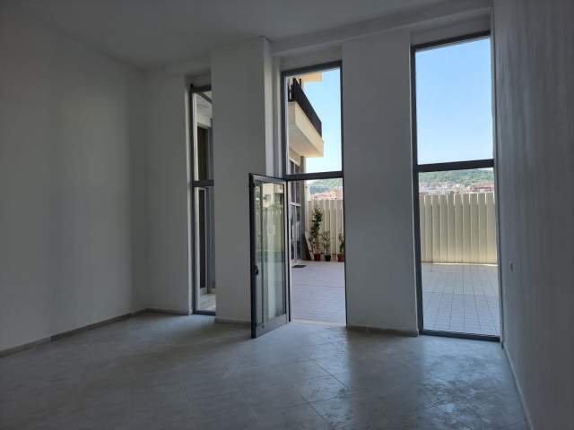 Tirane, jepet me qera dyqan Kati 0, 40 m² 500 Euro (anton lufi)