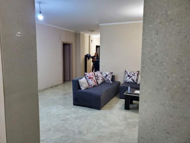 Tirane, jepet me qera apartament 4+1+BLK Kati 5, 220 m² 700 Euro (liqeni thate)