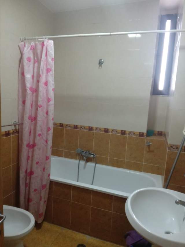 Tirane, jepet me qera apartament 1+1+BLK Kati 1, 60 m² 300 Euro