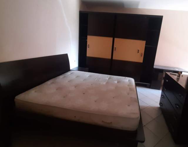 Tirane, jepet me qera apartament 2+1 Kati 4, 100 m² 480 Euro (rr kavajes)