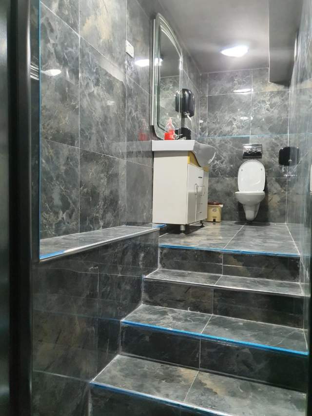 Tirane, jepet me qera lokal Kati -1, 171 m² 100.000 Leke (rr kavajes)