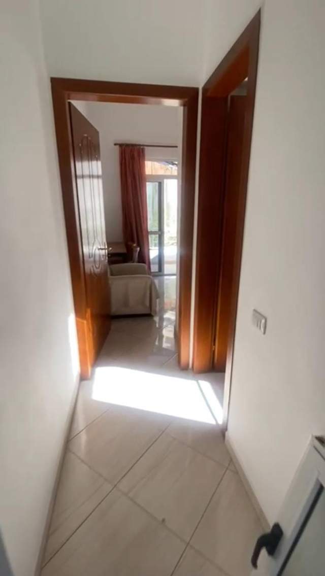 Tirane, jepet me qera apartament 2+1+BLK Kati 1, 130 m² 40.000 Leke (siro comorra)