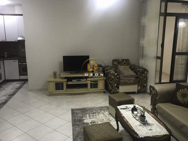 Tirane, jepet me qera apartament 2+1+BLK Kati 6, 102 m² 450 Euro (21 Dhjetori)