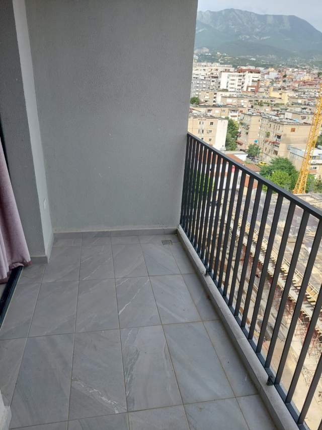 Tirane, jepet me qera apartament 1+1+BLK Kati 7, 64 m² 350 Euro (KONGRESI I MANASTIRIT)