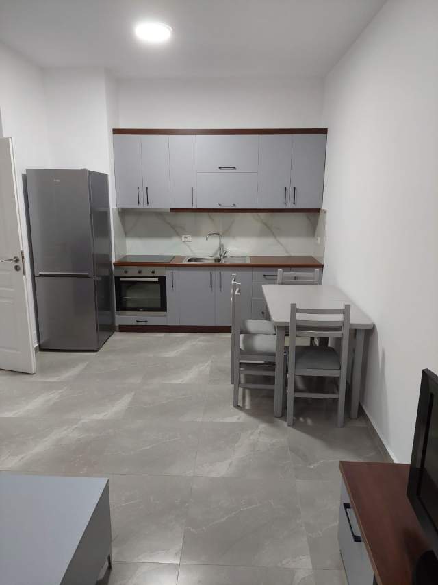 Tirane, jepet me qera apartament 1+1+BLK Kati 7, 64 m² 350 Euro (KONGRESI I MANASTIRIT)
