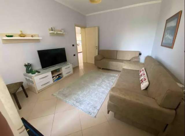 Tirane, jepet me qera apartament Kati 4, 70 m² 450 Euro (rruga e elbasanit)