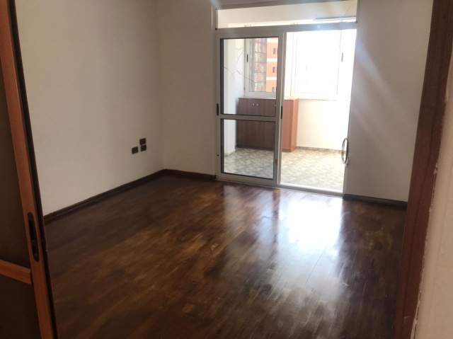 Tirane, jepet me qera apartament 2+1+BLK Kati 3, 105 m² 35.000 Leke (5 maji)