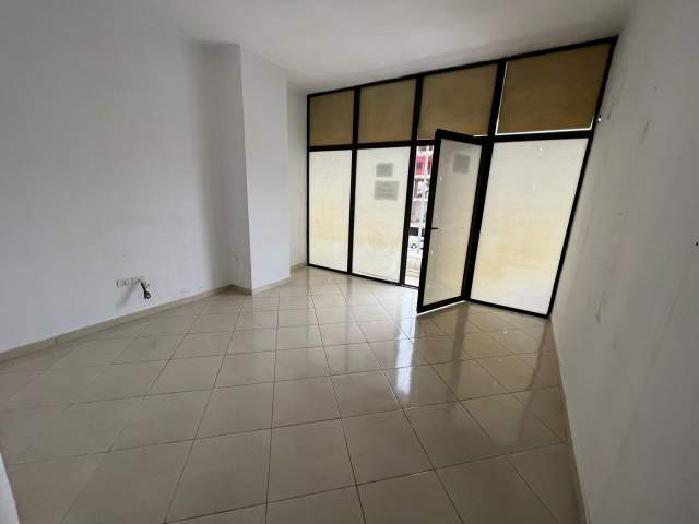 Tirane, jepet me qera ambjent biznesi Kati 1, 34 m² 20.000 Leke