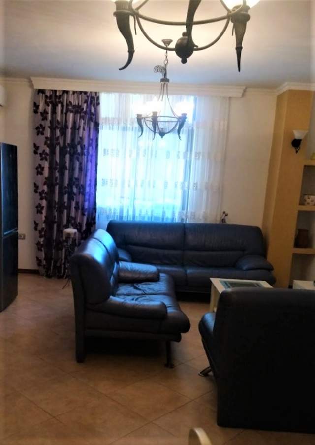 Tirane, jepet me qera apartament 2+1 Kati 8, 78 m² 450 Euro