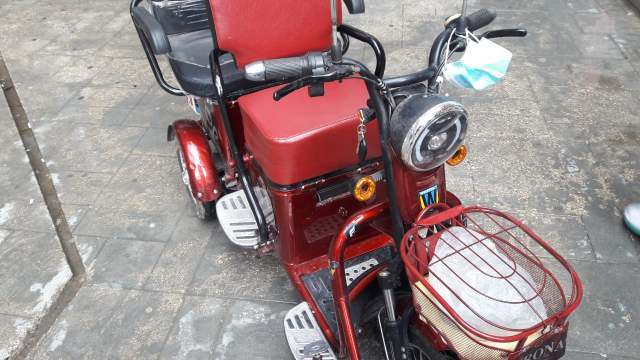 Tirane, shes Tricikel Honda 1.000 Euro