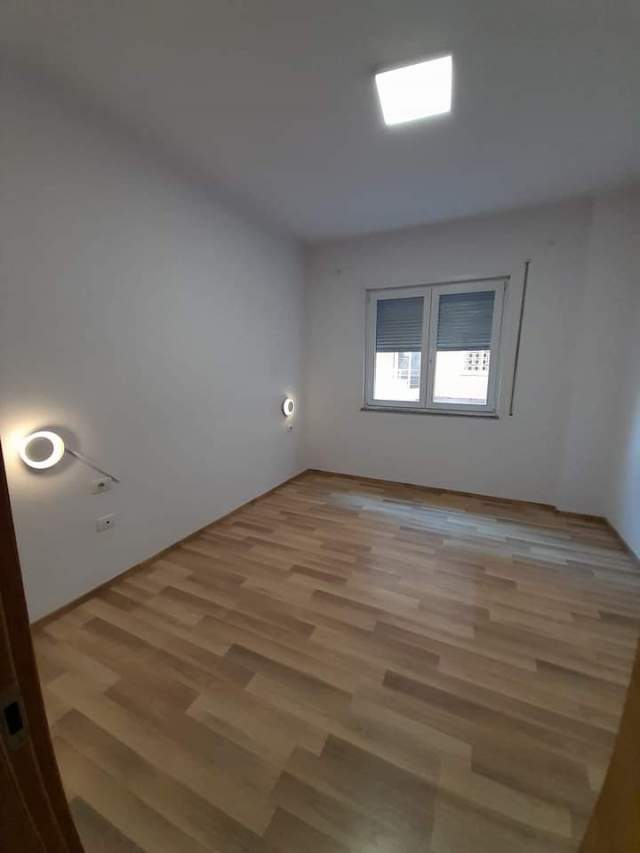 Tirane, shitet apartament 2+1+BLK Kati 3, 90 m² 180.000 Euro (Peti)