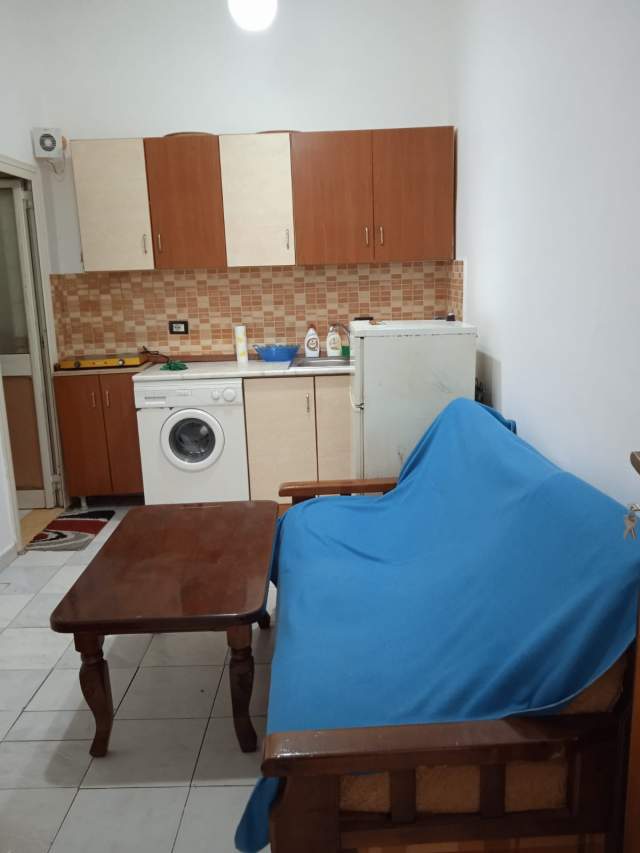 Tirane, jepet me qera apartament 1+1 Kati 1, 32 m² 300 Euro (stadiumi dinamo)