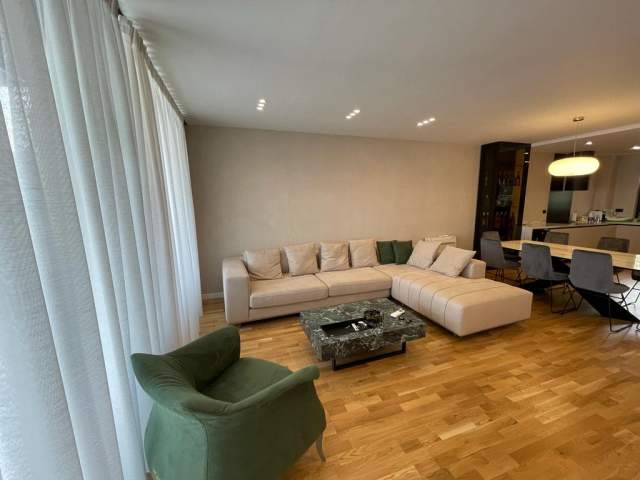 Dhermi, shitet Vile 2+1 Kati 0, 256 m² 550.000 Euro (Dhermi)
