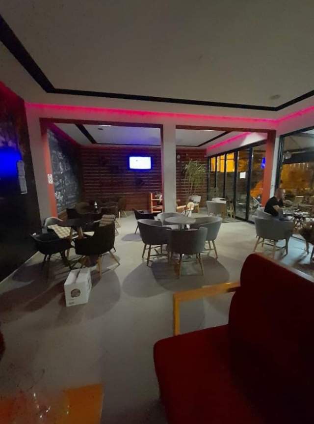 Tirane, jepet me qera lokal Kati 0, 150 m² 800 Euro (Pranë Spitalit Ushtarak)