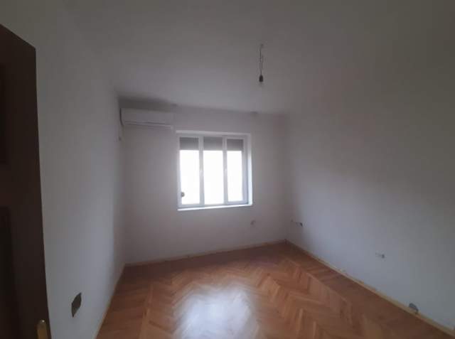 Tirane, shitet apartament 3+1+BLK Kati 3, 93 m² 200.000 Euro (Zogu i pare)