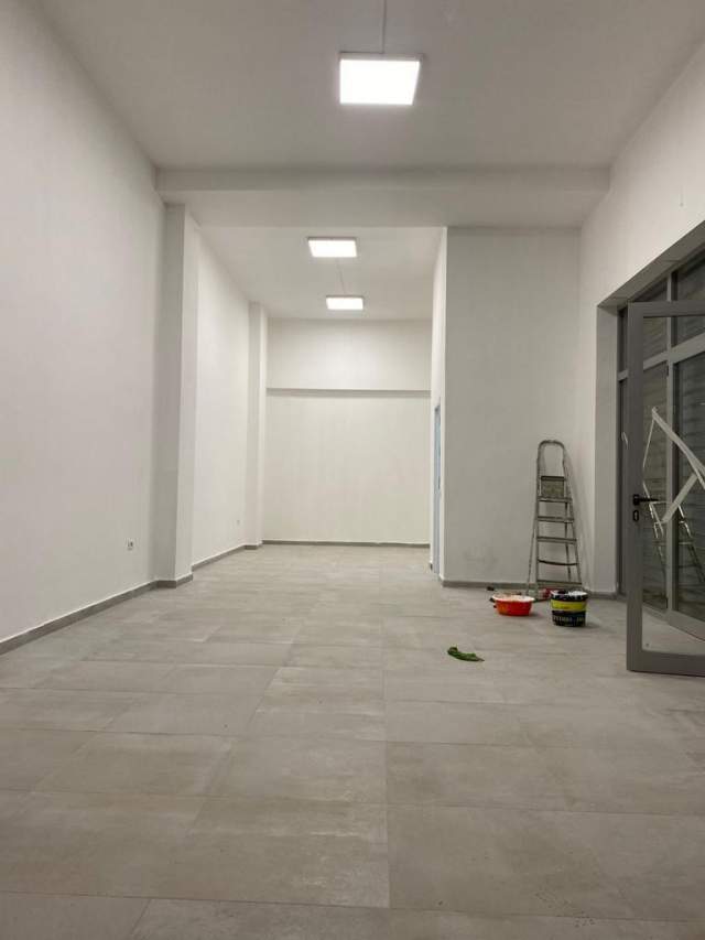Tirane, jepet me qera ambjent biznesi Kati 0, 70 m² 400 Euro (komuna e parisit)