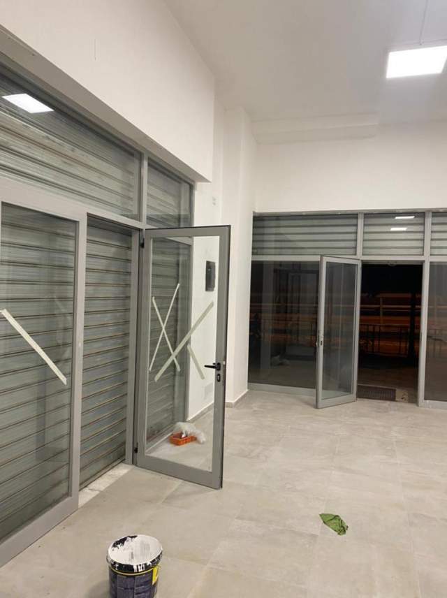 Tirane, jepet me qera ambjent biznesi Kati 0, 70 m² 400 Euro (komuna e parisit)