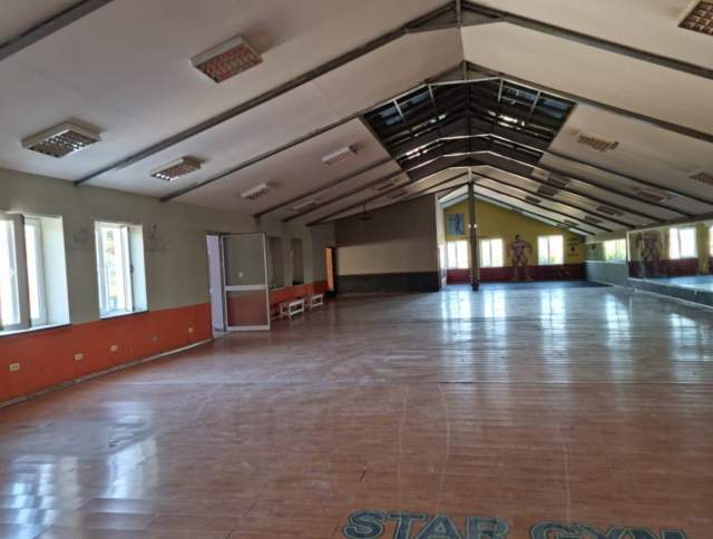 Tirane, jepet me qera ambjent biznesi Kati 3, 750 m² 2.500 Euro (kombinat)