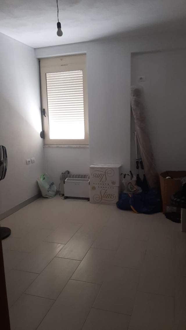 Tirane, jap me qera apartament 1+1 Kati 3, 47 m² 30.000 Leke (eduard mano)