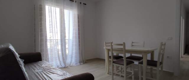 Tirane, jepet me qera apartament 2+1+BLK Kati 5, 94 m² 400 Euro (nene tereza)