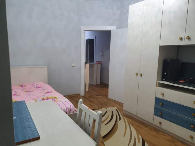Tirane, jepet me qera apartament 2+1+BLK Kati 2, 86 m² 450 Euro (bill klinton)