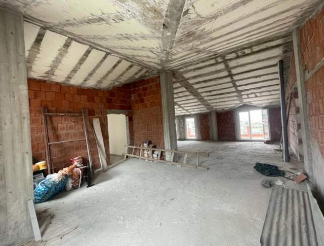 Tirane, shes Vile 4+1+BLK Kati 2, 150 m² 72.000 Euro (nikolle mekjashi)