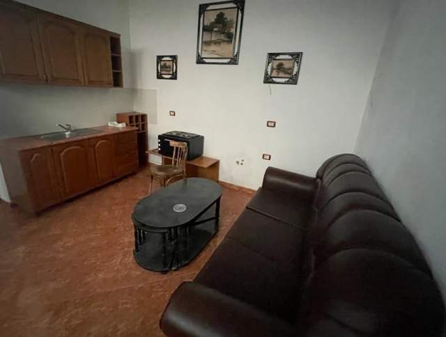 Tirane, jepet me qera Vile 1+1+BLK Kati 1, 75 m² 22.000 Leke (ali shefqeti)
