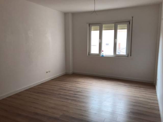 Tirane, shes apartament 1+1+BLK Kati 3, 71 m² 1.200 Euro/m2 (Kompleksi g&b Kodra e Diellit)
