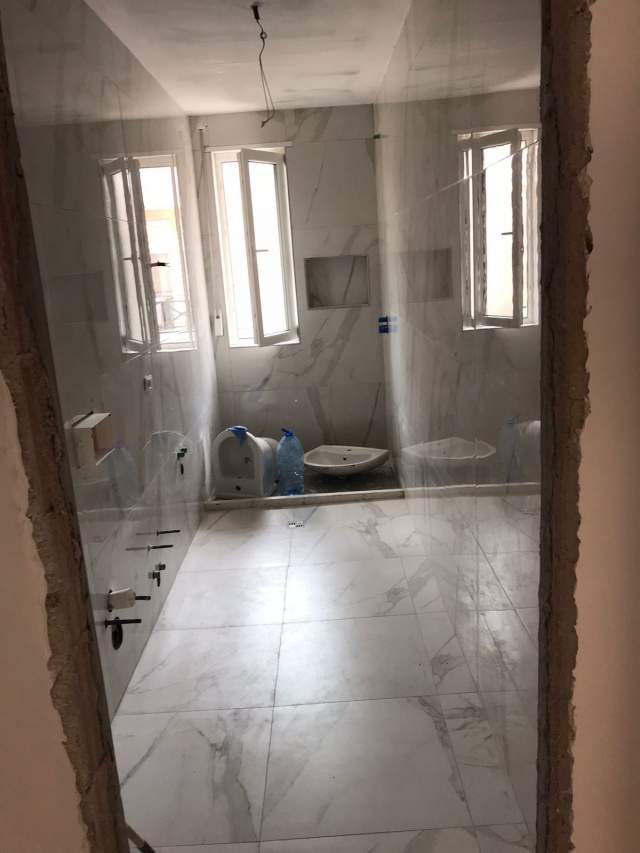 Tirane, shes apartament 1+1+BLK Kati 3, 71 m² 1.200 Euro/m2 (Kompleksi g&b Kodra e Diellit)