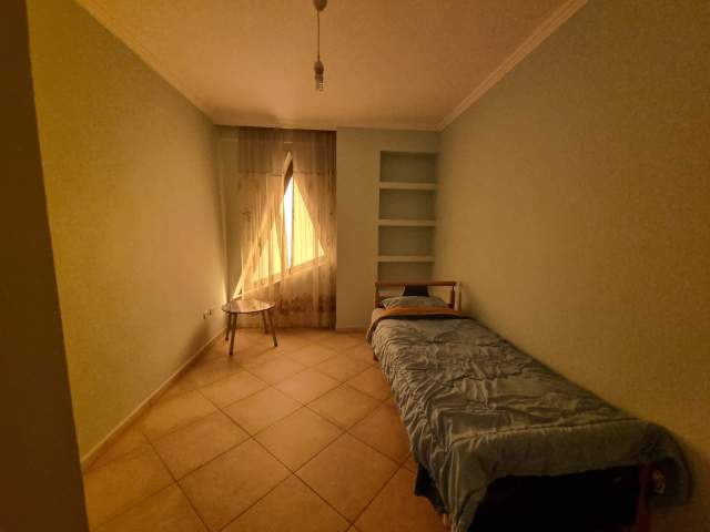 Tirane, jepet me qera apartament 3+1+BLK Kati 2, 125 m² 650 Euro (Rruga e Bogdaneve)