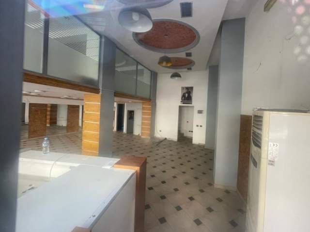 Tirane, jepet me qera ambjent biznesi Kati 0, 160 m² 90.000 Leke (astir)