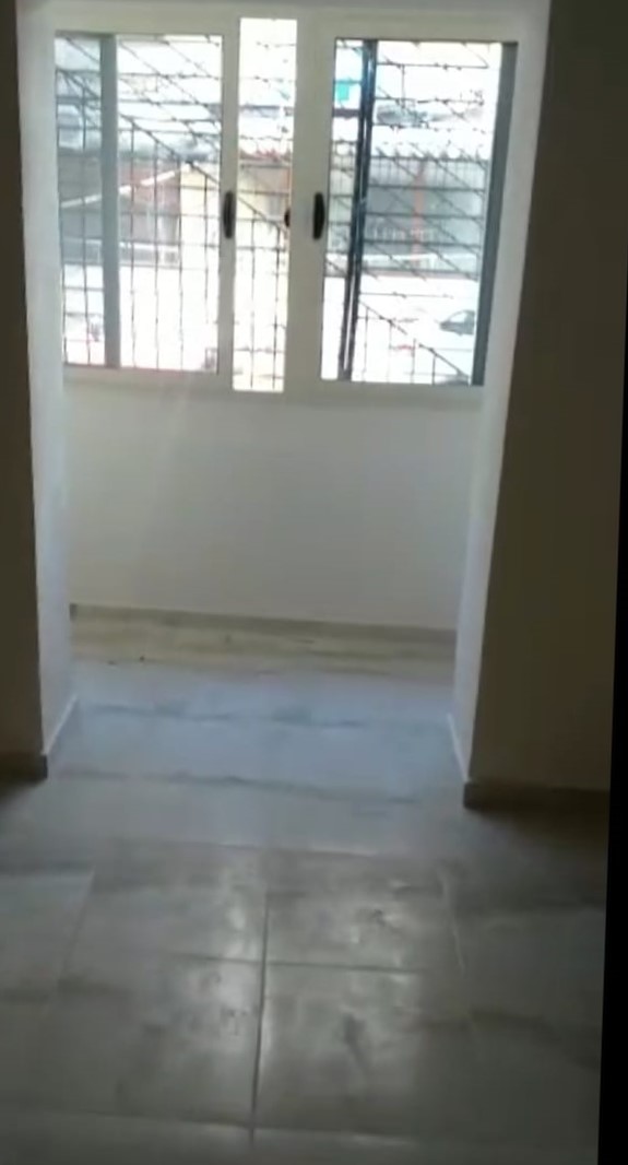 Tirane, jepet me qera ambjent biznesi Kati 1, 75 m² 500 Euro (gjik kuqali)