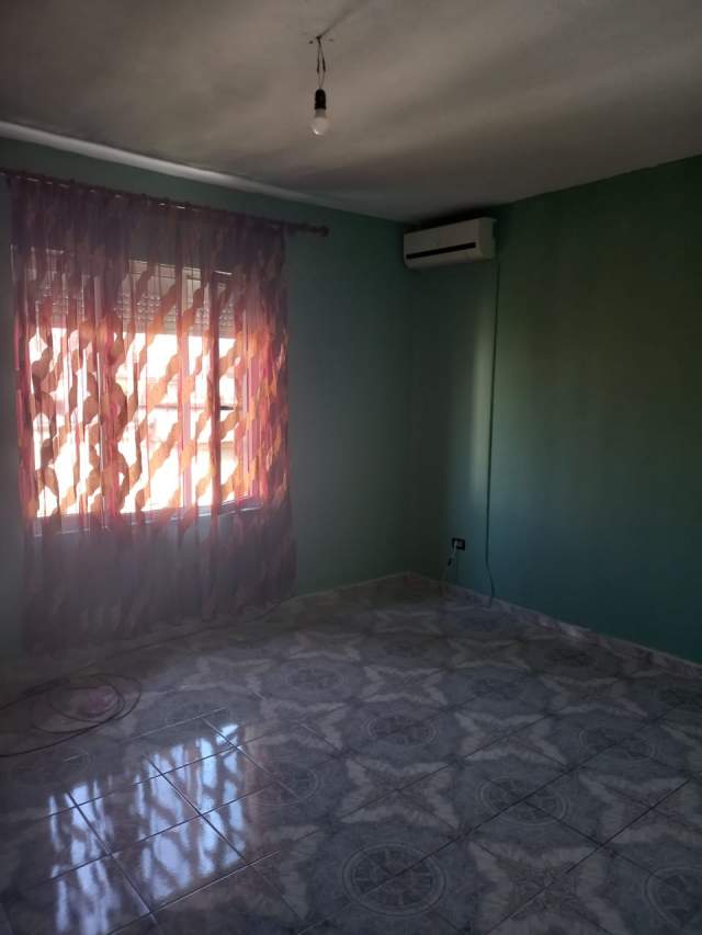 Tirane, shes apartament 1+1 Kati 5, 56 m² 67.000 Euro (Rruga Muhamed Gjollesha)