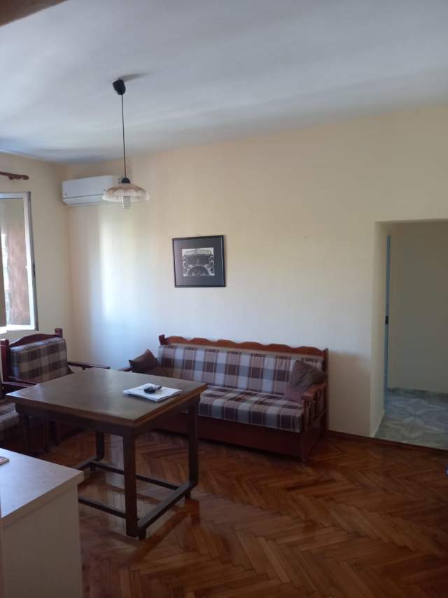 Tirane, shes apartament 1+1 Kati 5, 56 m² 67.000 Euro (Rruga Muhamed Gjollesha)