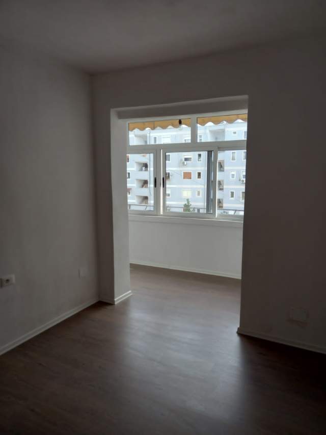 Tirane, shitet apartament 1+1+BLK Kati 5, 44 m² 56.000 Euro (Ifran Tomini)