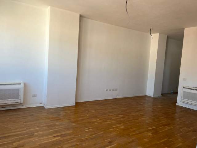 Tirane, shitet apartament 2+1 Kati 8, 117 m² 223.000 Euro (Rruga e Barrikadave)