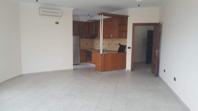 Tirane, shitet apartament 2+1+BLK Kati 8, 124 m² 155.000 Euro (Rruga e Kavajes)