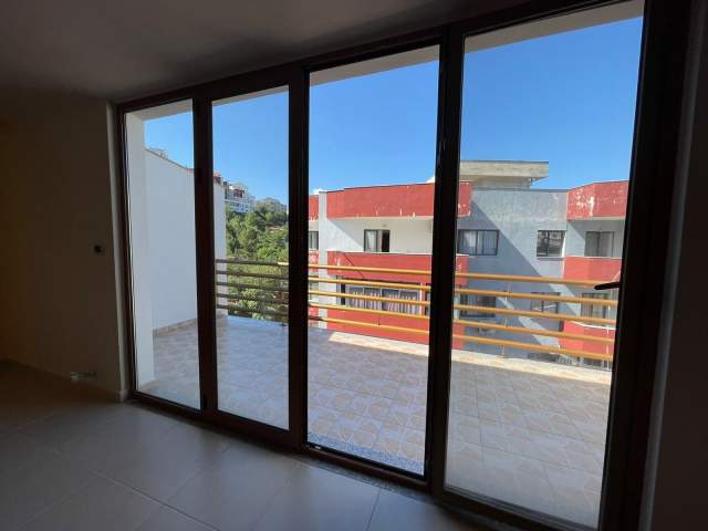 Tirane, shitet Penthouse 3+1+BLK Kati 5, 195 m² 117.000 Euro
