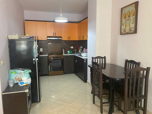 Tirane, jepet me qera apartament 1+1+BLK Kati 6, 89 m² 450 Euro (dibres)