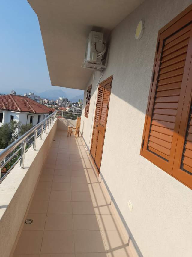 Tirane, jepet me qera apartament 2+1+BLK Kati 3, 100 m² 500 Euro (3 vellezerit kondi)